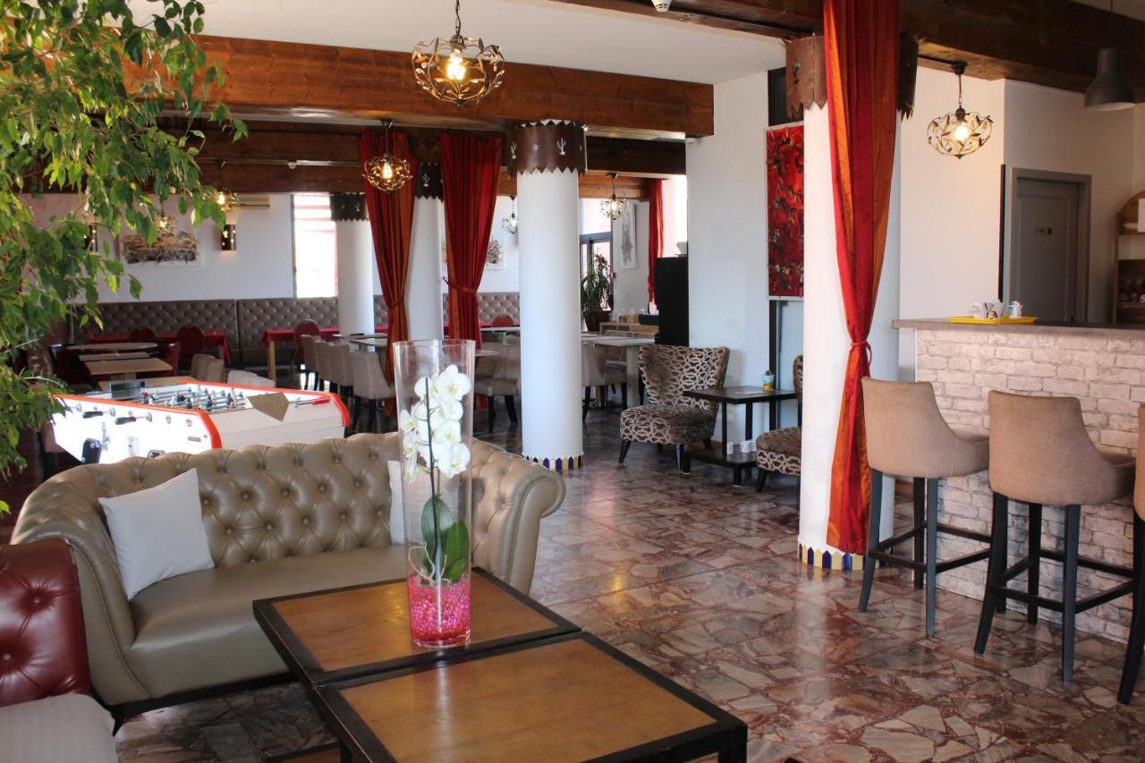 Hotel L'Hacienda Martigues Eksteriør billede
